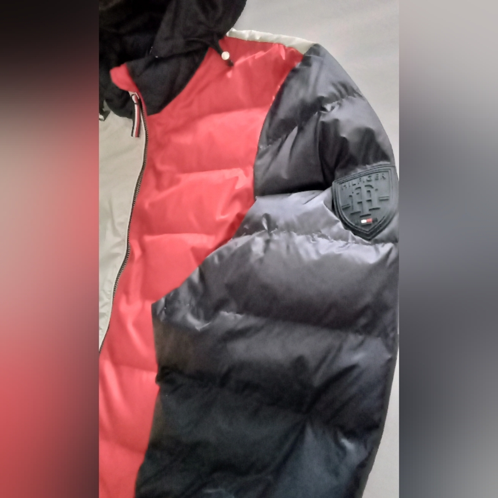 Tommy Hilfiger Women's Red, White, and Black Ski Jacket - Picture 6 of 16
